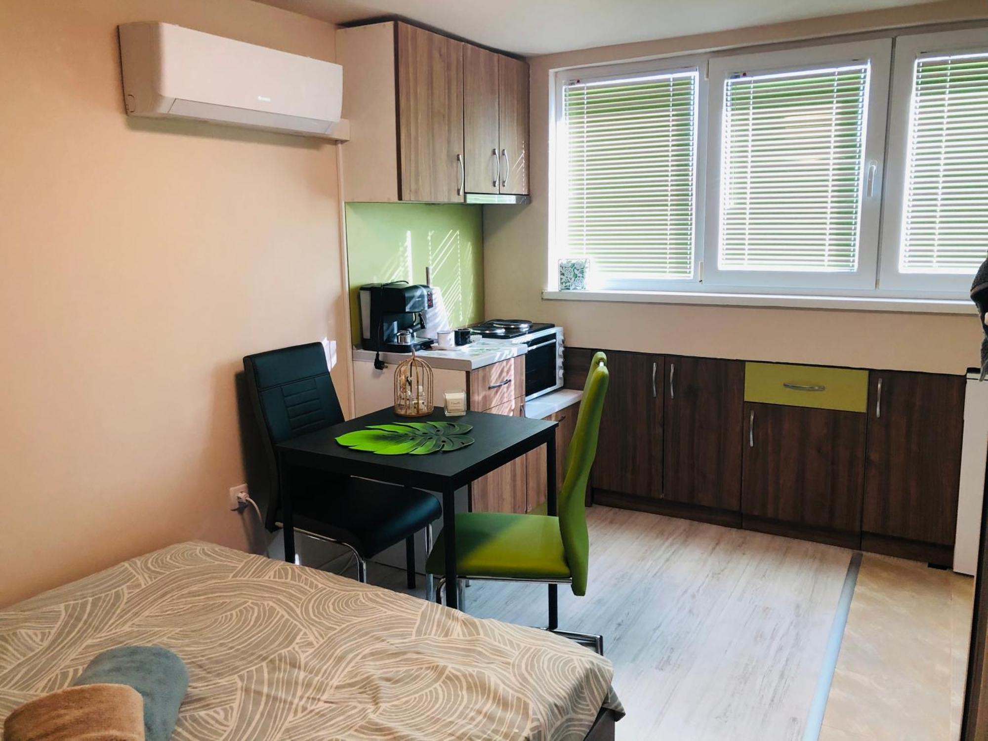 Green Room דירה וארנה